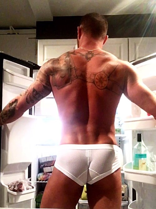 hotmaleunderwear:  hotmaleunderwear.tumblr.com
