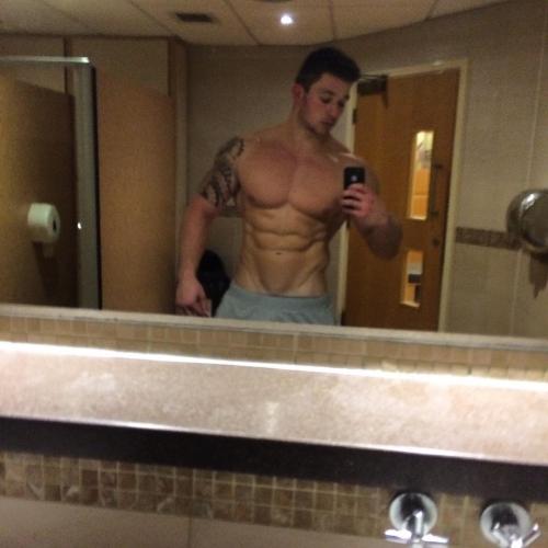 lumbrjax:  Instagram user @craigmortonfitness http://ift.tt/22OgGLj 