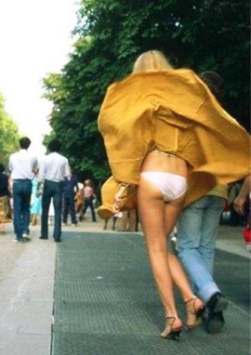want even more women flashing outside pictures? Then folow & reblog http://akellysheros.tumblr.c
