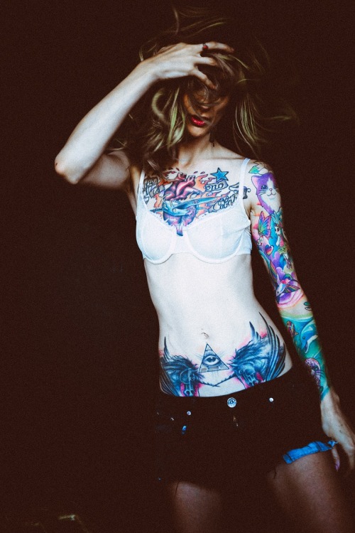 excitedpigeon:  Excitedpigeon:  “Expressionsim” Theresa Manchester by Lucas Passmore for FE!  