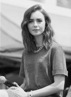 a-blackandwhitetime:  Lily Collins 