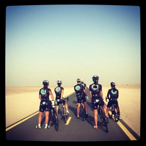 velovixensdubai: Justin’s got nothin on these sexy backs #ridelikeagirl #looklikeavixen