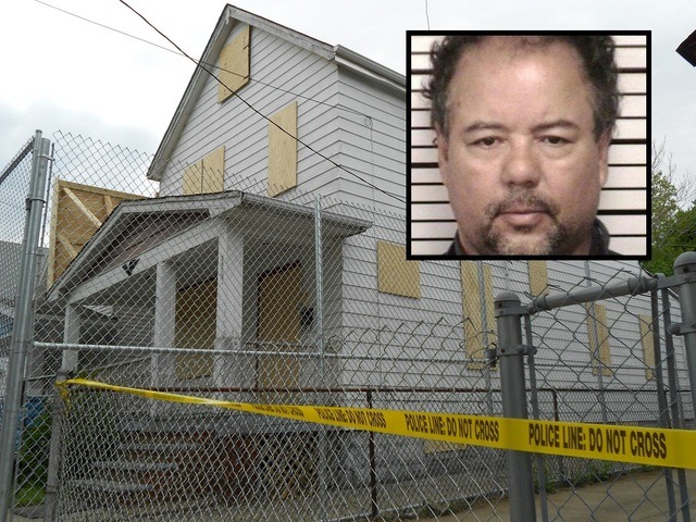 performing life-saving measures"
Continue reading the main story  Ohio abductions  • Profile: Ariel Castro
• Ohio victims speak out at sentencing
• Mystery of ‘kidnap den’
• Missing White Woman syndrome
Ariel Castro, who kept women captive at his...