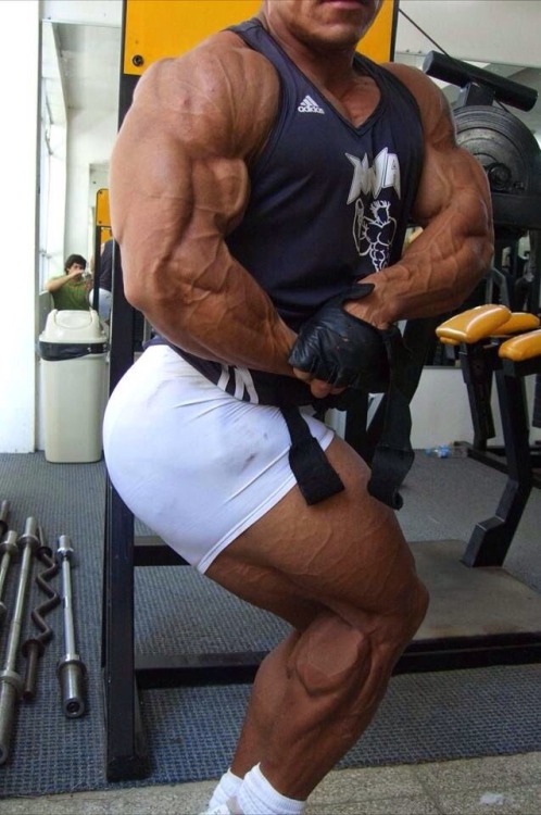 muscleaddictza:  Friday, August 29, 2014 Peruvian honcho Duncans Henson Vela Diaz 