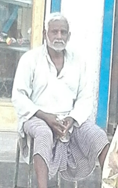 babajani04: I like this old man Kiss kiss ko chahiy..