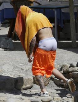 jvstinnnb:  palecocks:  Justin Bieber!  I swear Justin Bieber’s ass is so hot 😍👌