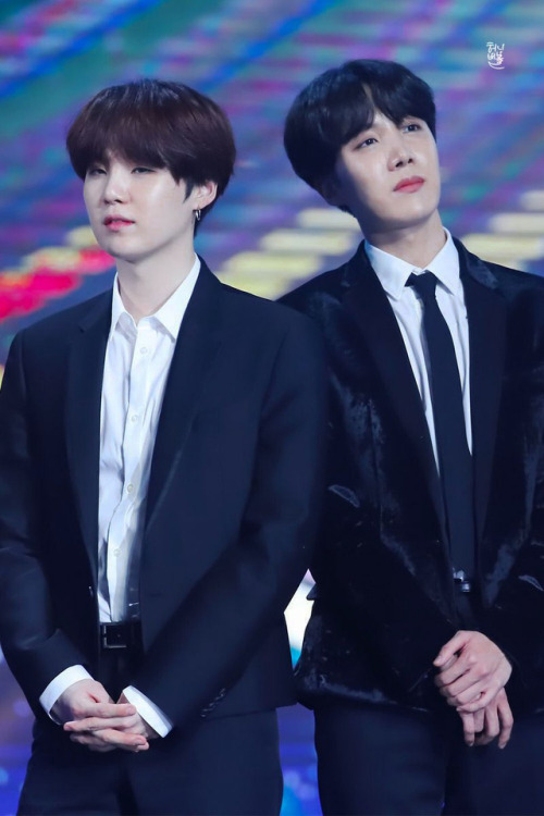 mrskimjoonie: 190105 - Golden Disk Awards day1©️HONEY BUBBLE©️MrsKimJoonie for unwhitewhas