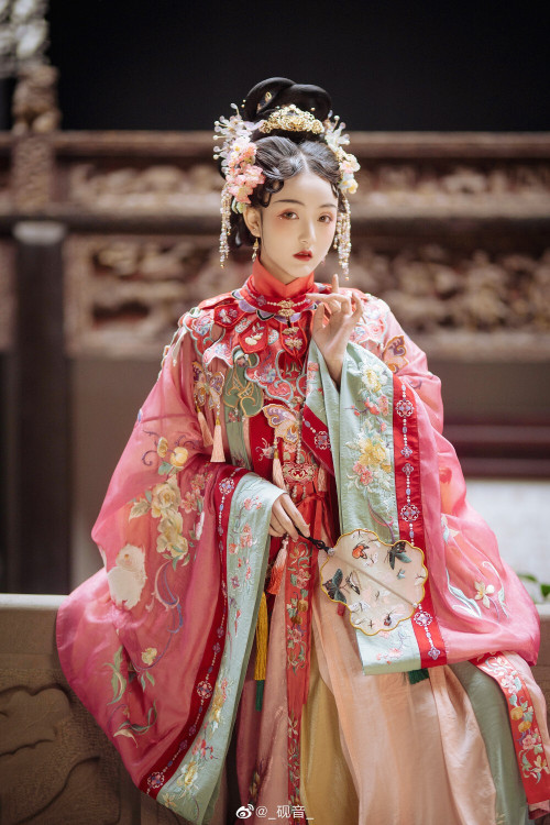 hanfugallery:chinese hanfu &amp; hairstyles &amp; makeup