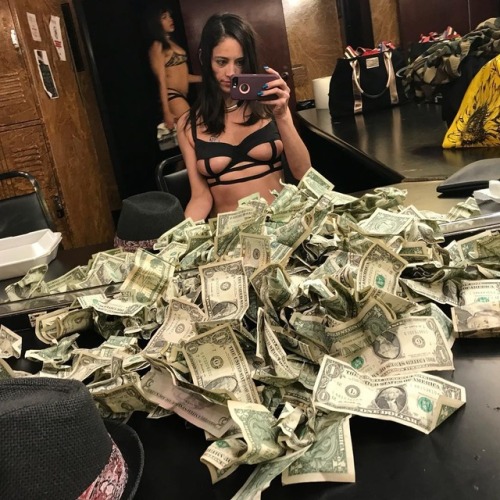 Porn Pics stripper-locker-room:https://www.instagram.com/adventureswithkelly/