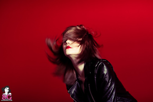 levee-suicide:  [SG] Levee - Sullen Girl 
