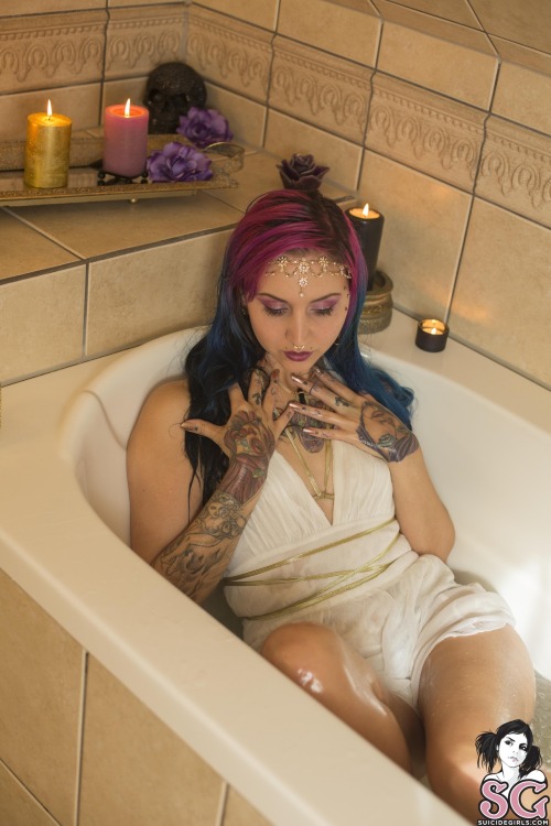 suicidegirlslover:  Princessina Suicide porn pictures