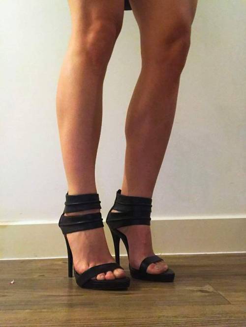 inhershoesbrazil: inhershoesbrazil: I have a girlfriend who is selling this shoe. a beautiful sandal