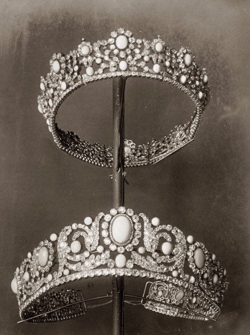 Porn Pics antique-royals:  Diamonds, pearls and precious