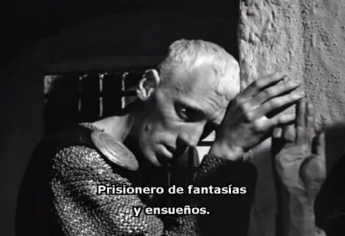 miss-catastrofes-naturales:  The Seventh Seal - Ingmar Bergman (1957)