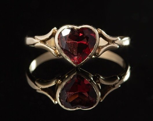 allaboutrings:  Victorian 9k Yellow Gold Garnet Heart Ring