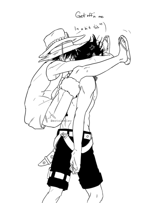 motolokiev:  An eccentric piggyback… it may as well be that every day is 1123 day for me