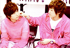 7kisses4u:   adhd-in-orange: &ldquo;Jinyoung-Hyung, STOP PINCHING MY CHEEKS!!!&rdquo;
