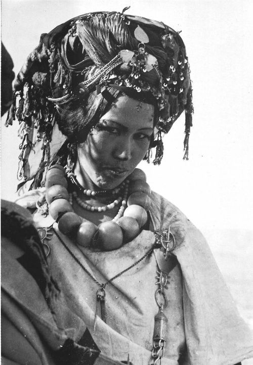 Moroccan fashion1. Moroccan woman, 1936, by Jean Besancenot6. Morrocan jellaba, long hooded unisex o