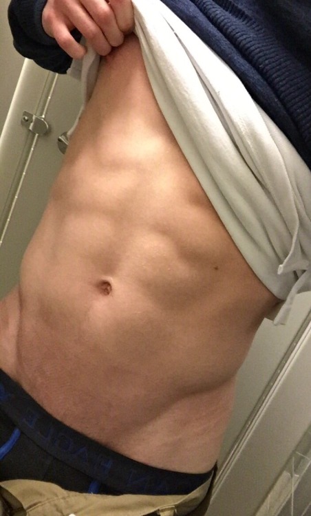 thoseinnerthots:  uncoordinated:  I’m bored and horny at work lollll bye   abs just get me….