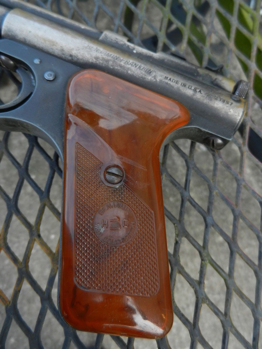 yeoldegunporn:  .22 Benjamin Franklin air pistol courtesy of “cncman” of Gunboards.com