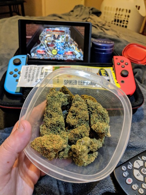 livingshattered: I got a switch and an ounce
