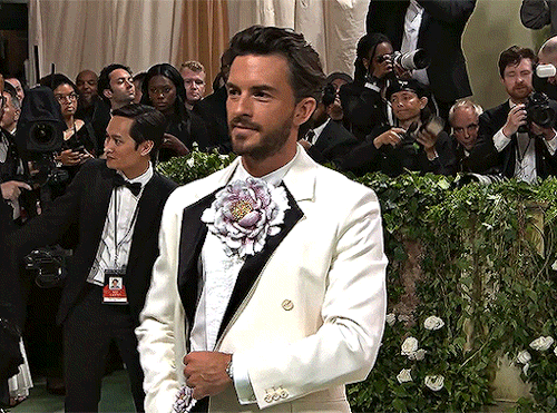 JONATHAN BAILEY Attends The 2024 Met Gala