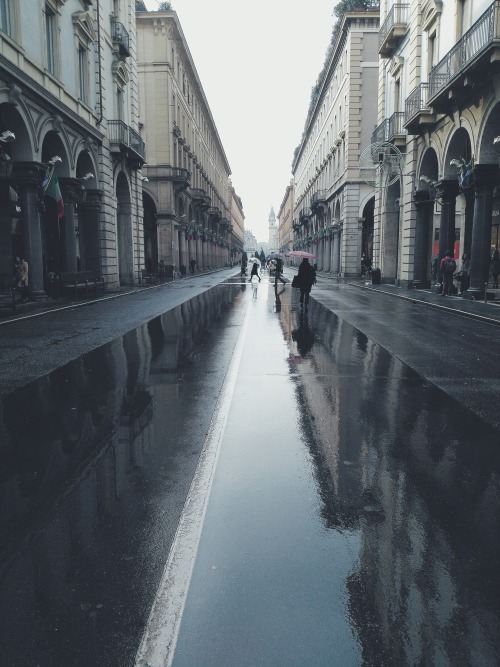 sentimentitrattenuti: Rainy days; Turin, adult photos