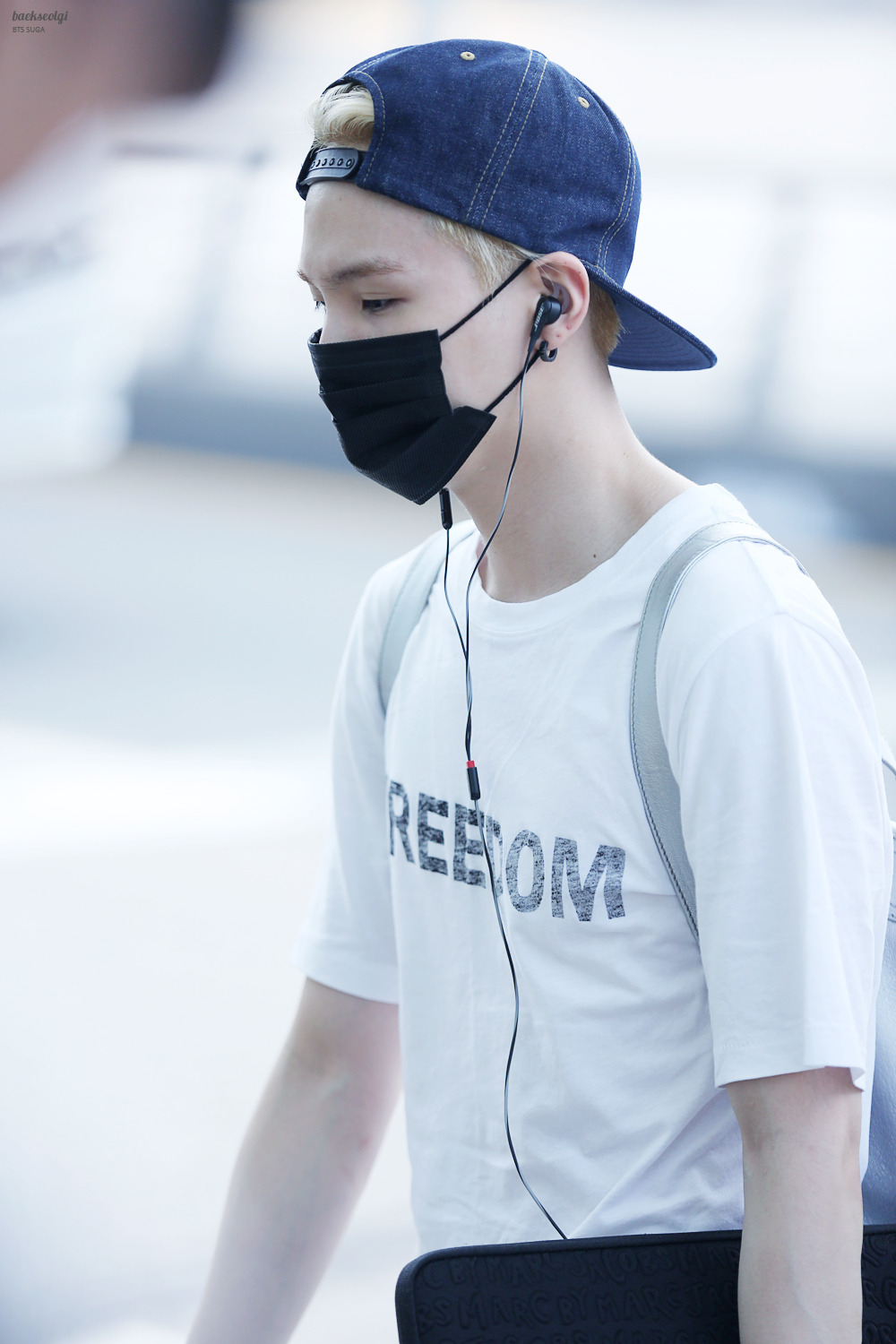 ©백설기 | Do not edit. Do not crop logo. : BTS FASHION/STYLE FINDER