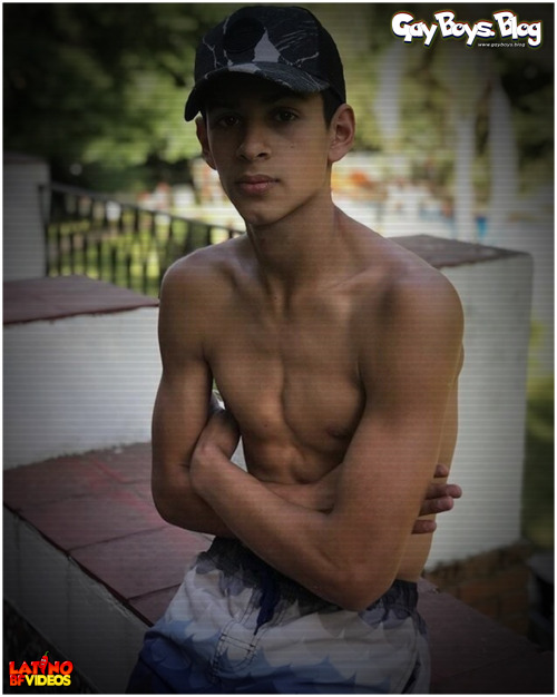 Pretty latino skater shirtless. GayBoysBlog HOME