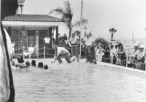 lostinurbanism:Motel Manager, James “Jimmy” Brock Pouring Acid Into Pool to Drive B