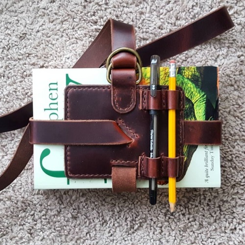 leatherpatches:Leather book strap with pen loops...#leather #leatherwork #leatherworking #leathergoo