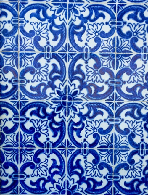 travelingcolors - Portuguese azulejo (by Nacho Coca)Follow me...