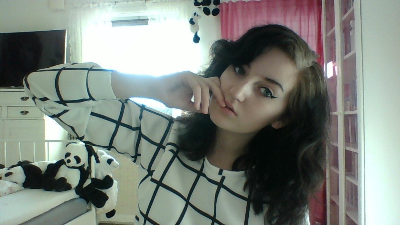 pandabub:  all my selfies look the same