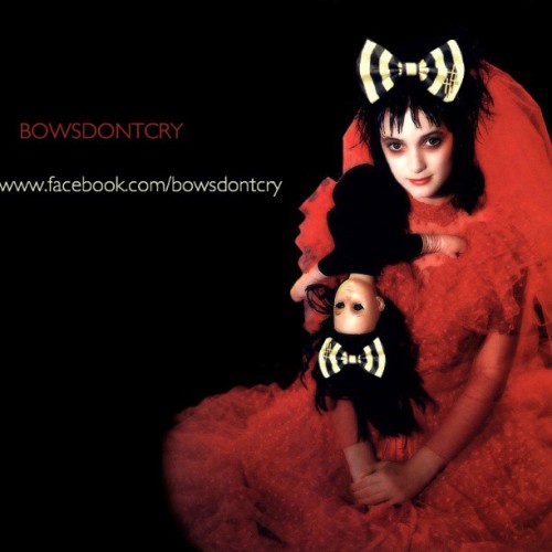 Beetlebows from bowsdontcry #bowsdontcry #bows #lydia #winonaryder #winona #witch #seawitch #seapunk