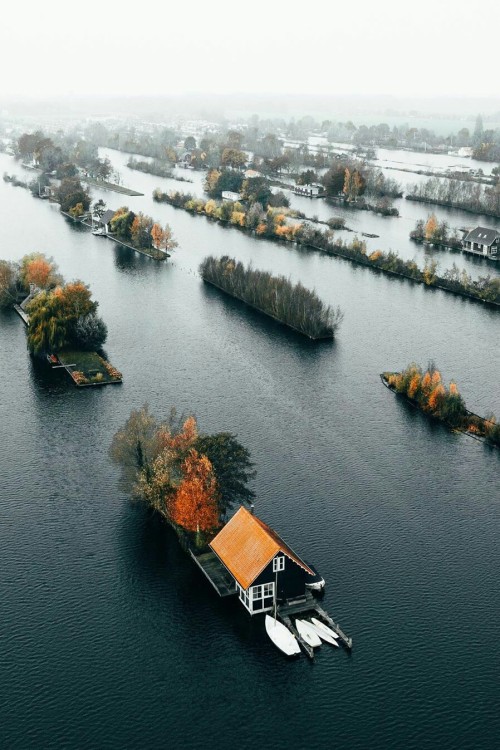 j-k-i-ng:“Boathouse“ by | Ben Steeman