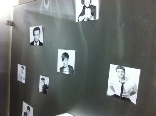 annaeready: hereforcookies:  So I go to use the (girls) bathroom in my dorm. And