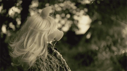 babygirls-sweetsurrender:  Because….Miss Piggy slowmo magnificence. :-D  😂😂😂