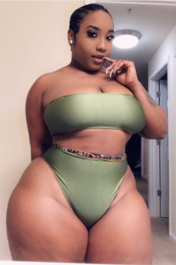 maceleven:  Beautiful n thick