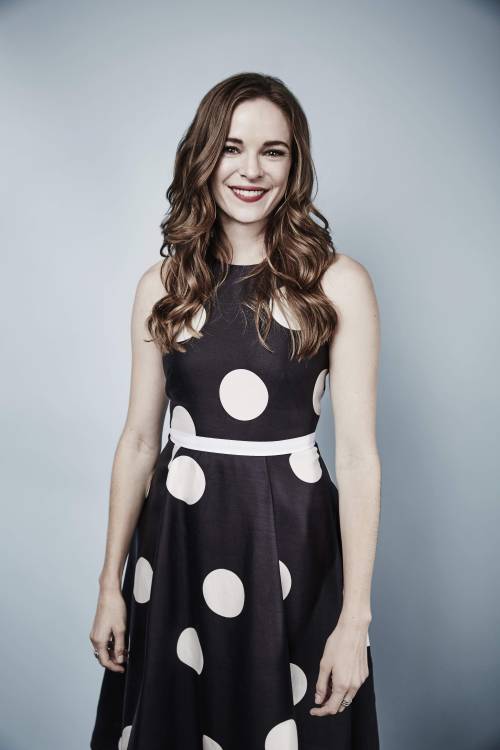  Danielle Panabaker 