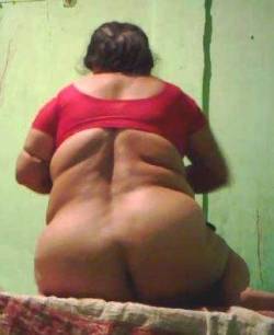 mohawksnoozer:  Mature indian bbw ass! 