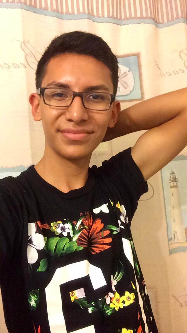  This is 18 y/o Justin.  He’s a bottom from So Cal.  Very hot Justin, please