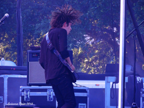 nineteenseventyfivenews:  HQ The 1975 Live @ 97x BBQ - 17 May 2014 Photographer Credit: © Autumn Barker - // T h e 1 9 7 5 N e w s // 