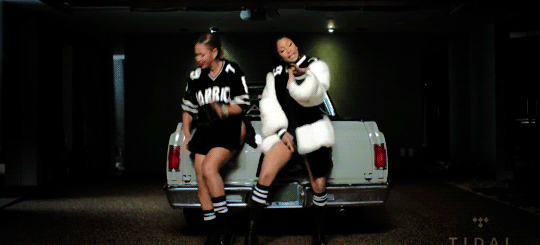zek-plus:  Beyonce snapped