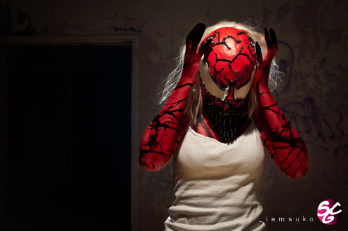 comicbookcosplay:  Stacey Rebecca [facebook.com/StaceyRebeccaAltModel] as Gwen Stacy/Ultimate CarnagePhotographer: Iamsuko [facebook.com/iamsuko]Full set at sexycosplaygirls.com  Yet more reasons why Stacey is one of our faves. 