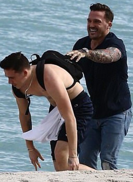 bromancebooty:Brooklyn Beckham - body & adult photos