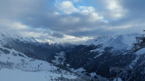 adelstitel:  4/1/2016 // sunrise, noon and sunset in the alps.