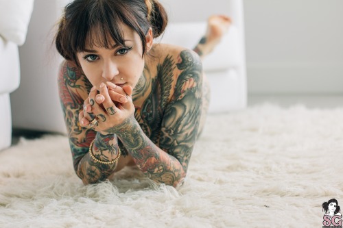 suicidegirlslover:  Gogo Suicide