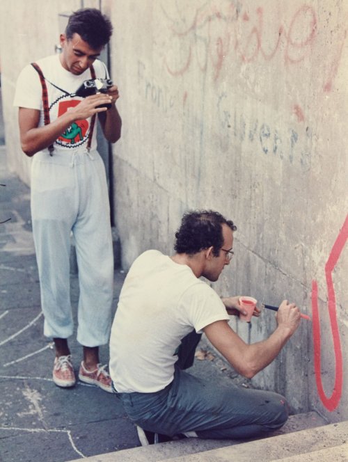 twixnmix: Keith Haring creating a mural at the Palazzo delle Esposizioni in Rome on September 11, 19