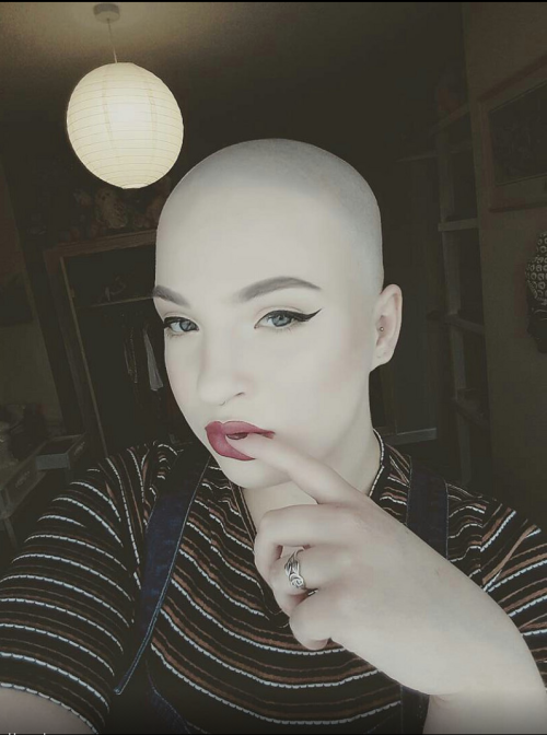 love-bald-women:  Flickr porn pictures