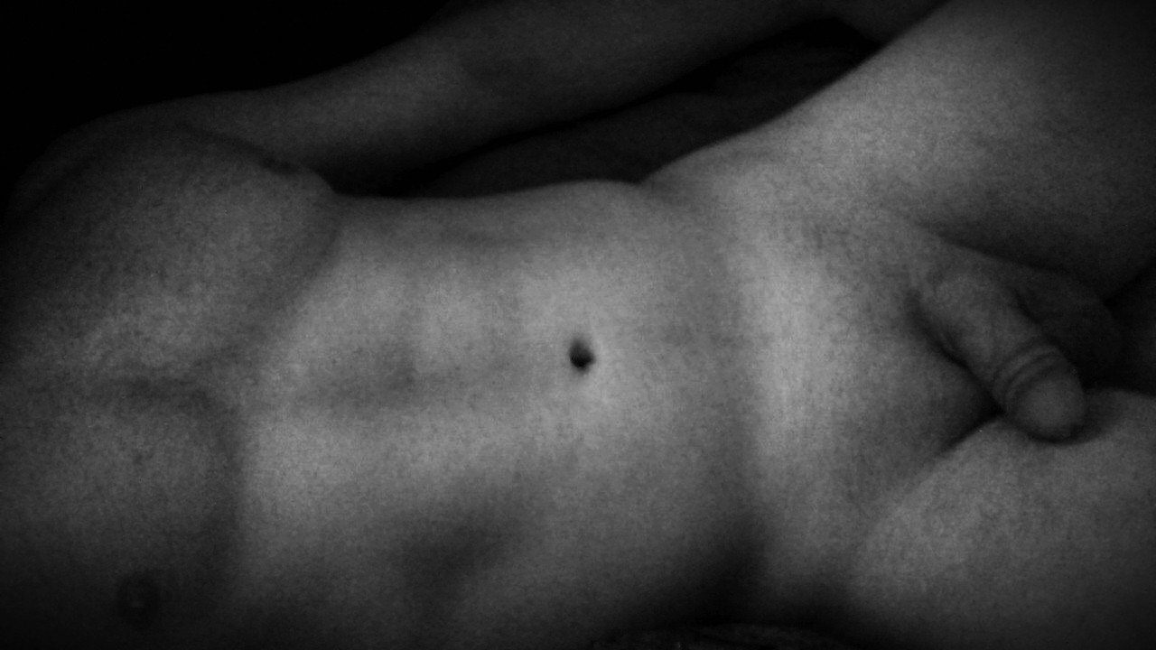 myhaloshadow:  loverichwife:  myhaloshadow:  Who’s in the mood to snuggle? ;-)
